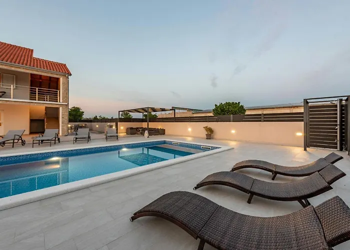 Milemare Zadarvillas * Pristeg