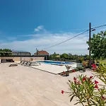 Milemare Zadarvillas * Pristeg