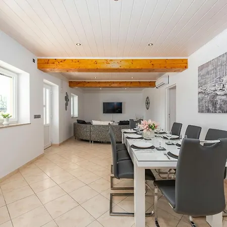 Villa Milemare Zadarvillas Pristeg