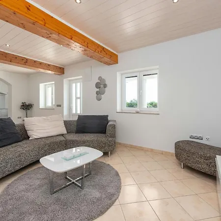 Milemare Zadarvillas * Pristeg